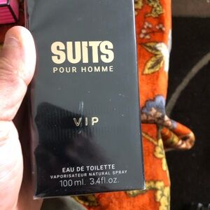 SUITS Pour Homme VIP Eau de Toilette - Black & Gold Box
